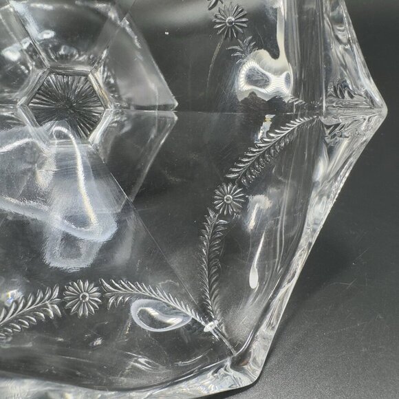 Edwardian Era McKee Glass Fern Garland Daisy Pattern Clear Manganese 365nm Glow - Picture 3 of 15